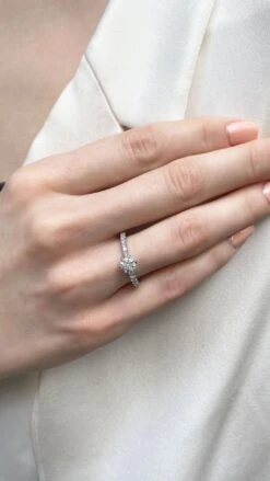 Corinne Ring 18K White Gold 38 Corinne Ring 18K White Gold -Lustre Jewelry Shop 1080x1920 0017 Corrine Ring WG