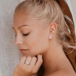 Vega Ring White Gold Plated -Lustre Jewelry Shop 23764 1 C 01329041 5dbd 4e09 b44b 1305ce0dc189