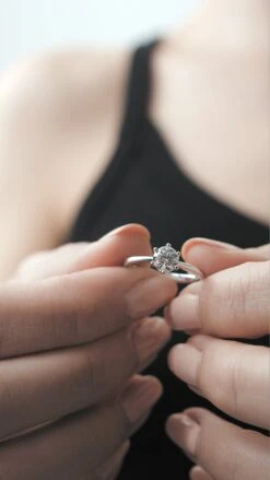 Augusta Ring 18K White Gold -Lustre Jewelry Shop AUGUSTA RING 18K WHITE GOLD 83838383