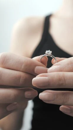 Augusta Ring 18K White Gold -Lustre Jewelry Shop AUGUSTA RING 18K WHITE GOLD 8832001