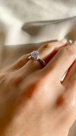 Alia Ring 18K White Gold -Lustre Jewelry Shop AliaRing LS3