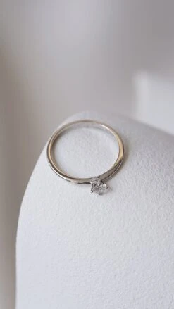 Alora Ring 9K White Gold -Lustre Jewelry Shop Alora Ring 9K White Gold 9UIKJD