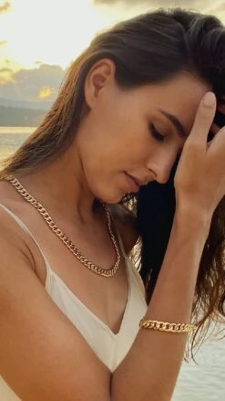 Amoury Necklace 18K Yellow Gold 8 Amoury Necklace 18K Yellow Gold -Lustre Jewelry Shop AmouryBraceletNecklace 1 a41741ef f703 4fb4 a90d 412bdc320d14