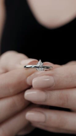 Beth Ring 18K White Gold -Lustre Jewelry Shop Beth Ring 18K White Gold 777226161 6feeb360 6b43 4698 b6e7 db97cf3f01aa