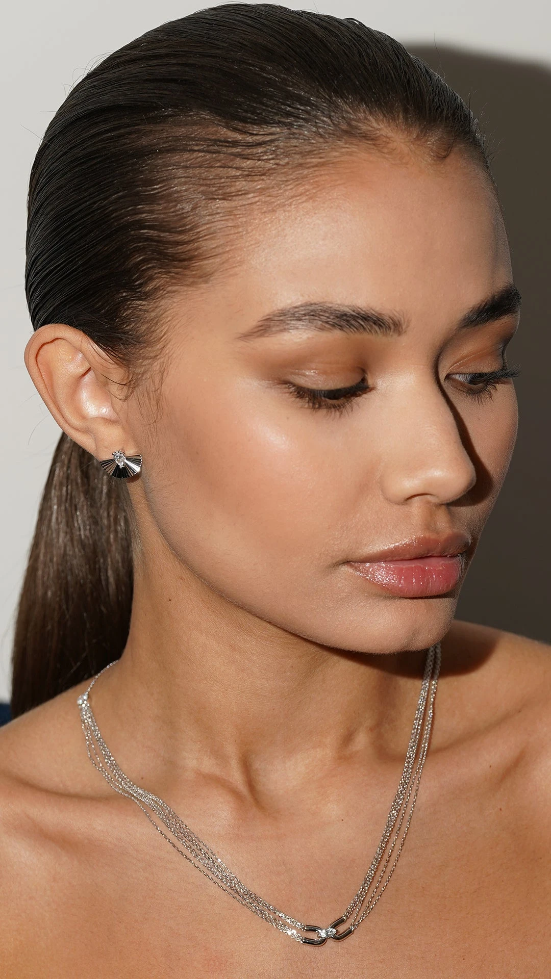 Cyndi Necklace White Gold Plated 10 Cyndi Necklace White Gold Plated - Image 8