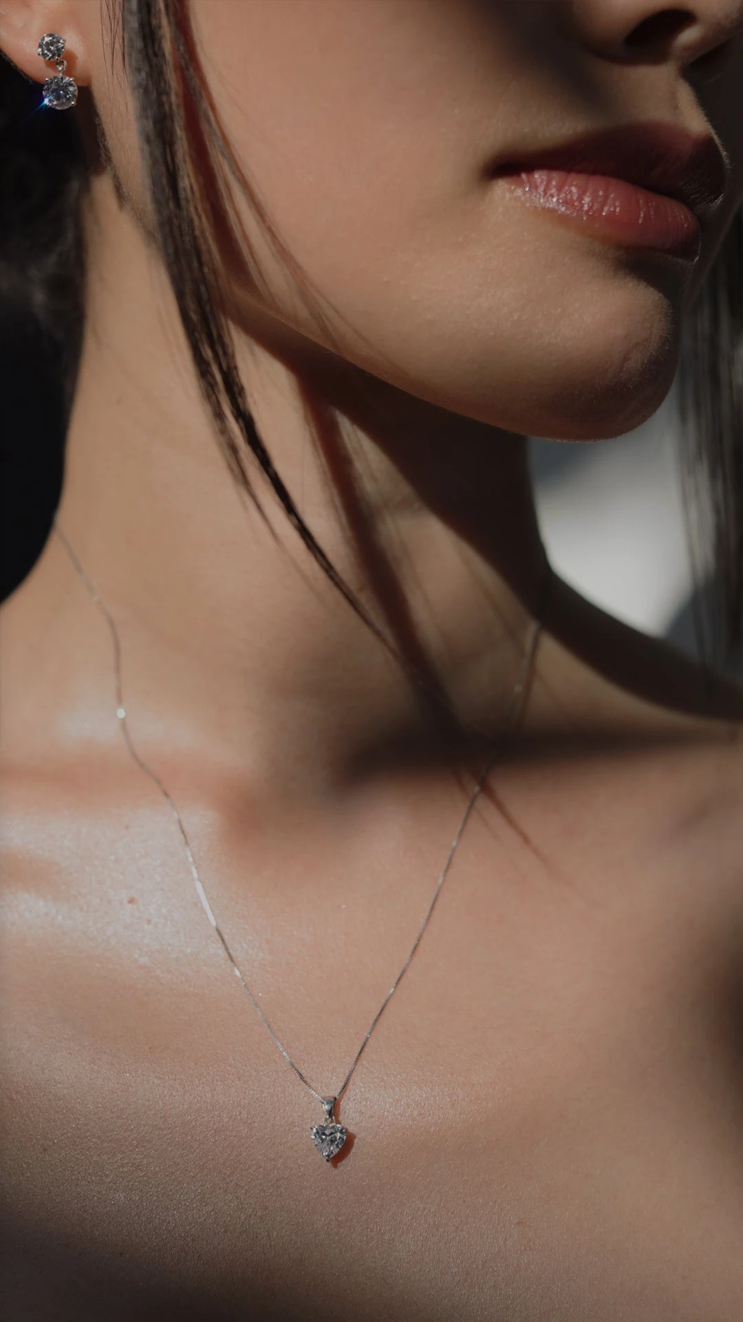 Camden Heart Pendant White Gold 11 Camden Heart Pendant White Gold - Image 9