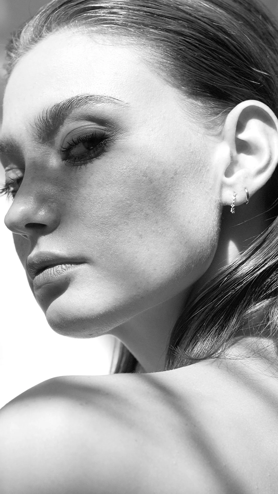 Cami Hoop 9K White Gold 7 Cami Hoop 9K White Gold - Image 5