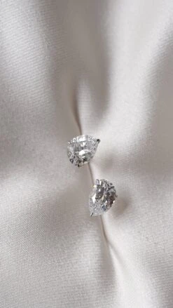 Cecile Pear Studs 9K White Gold 18 Cecile Pear Studs 9K White Gold -Lustre Jewelry Shop Cecile Pear Studs 9K White Gold 89IUS