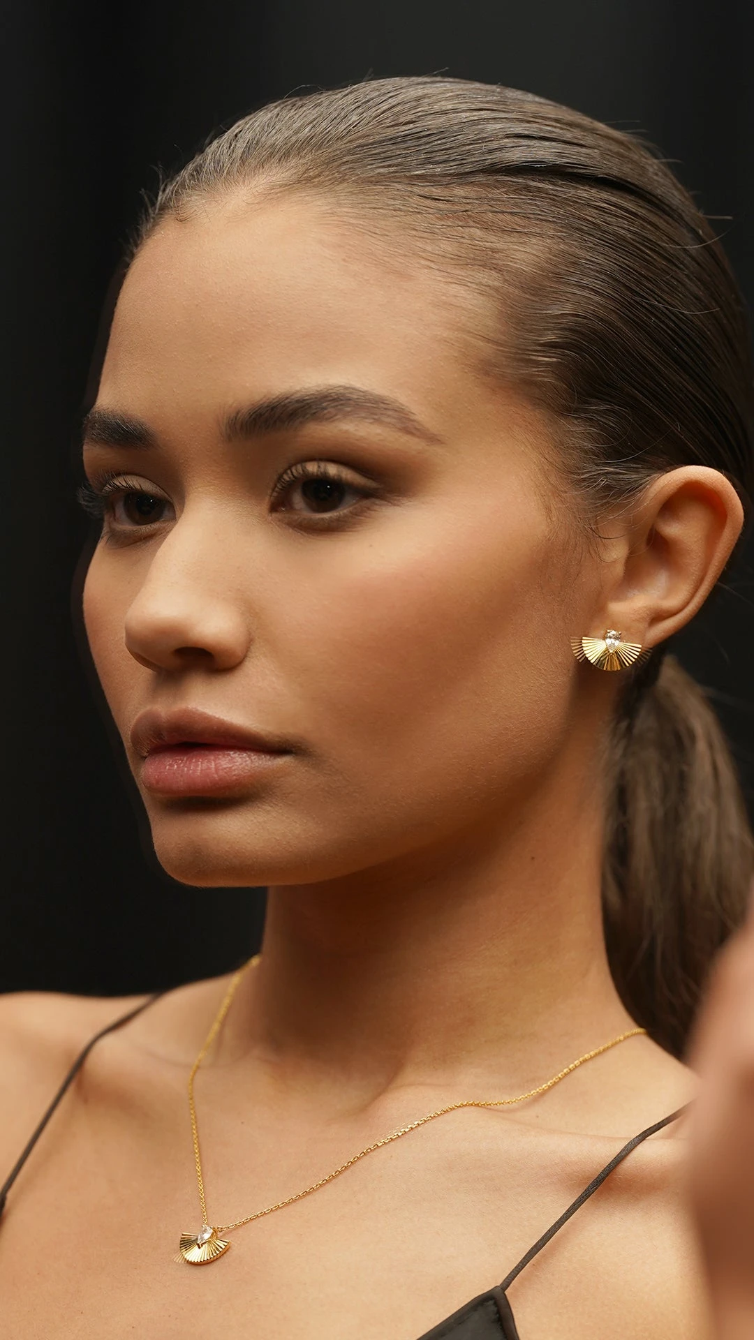 Celene Fan Necklace 18K Gold Vermeil 9 Celene Fan Necklace 18K Gold Vermeil - Image 7