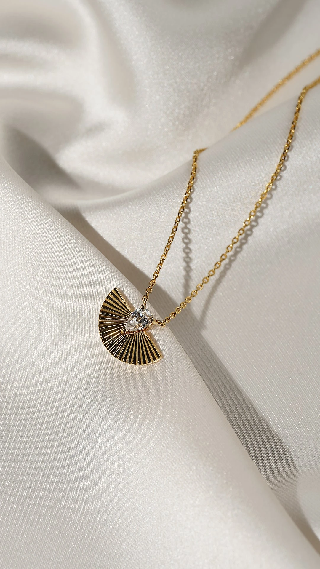 Celene Fan Necklace 18K Gold Vermeil 4 Celene Fan Necklace 18K Gold Vermeil - Image 2