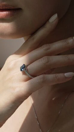 Cordelia Ring 18K White Gold Sapphire -Lustre Jewelry Shop Cordelia Ring 18K White Gold Sapphire 8d8dsa