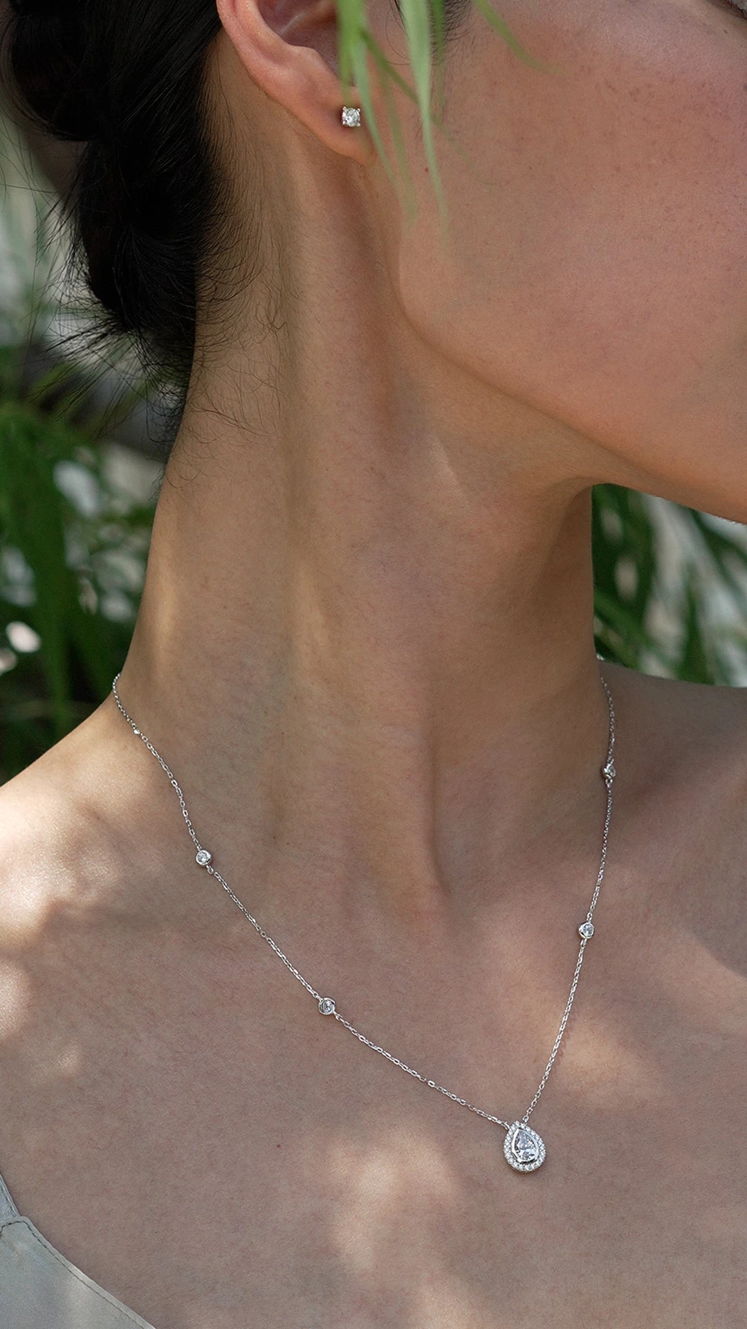 Emile Necklace White Gold Plated 3 Emile Necklace White Gold Plated