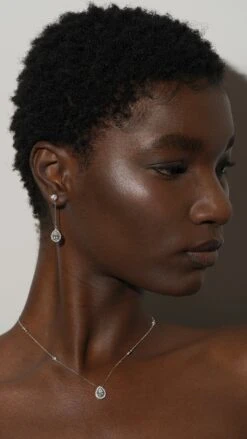 Emile Necklace White Gold Plated 22 Emile Necklace White Gold Plated -Lustre Jewelry Shop EMILE NECKLACE SILVER BEE JKUIS1