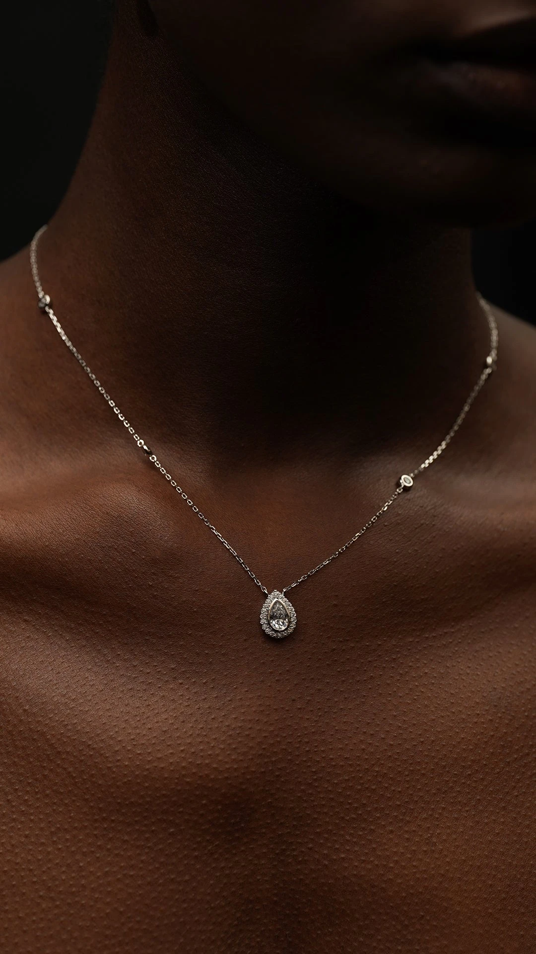 Emile Necklace White Gold Plated 7 Emile Necklace White Gold Plated - Image 5