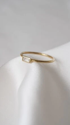 Elin Ring 9K Yellow Gold 11 Elin Ring 9K Yellow Gold -Lustre Jewelry Shop Elin Ring 9K Yellow Gold UI7YS