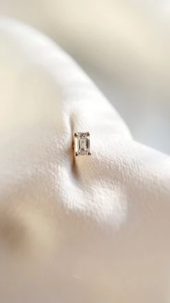 Esma Stud 0.25ct 9K Yellow Gold