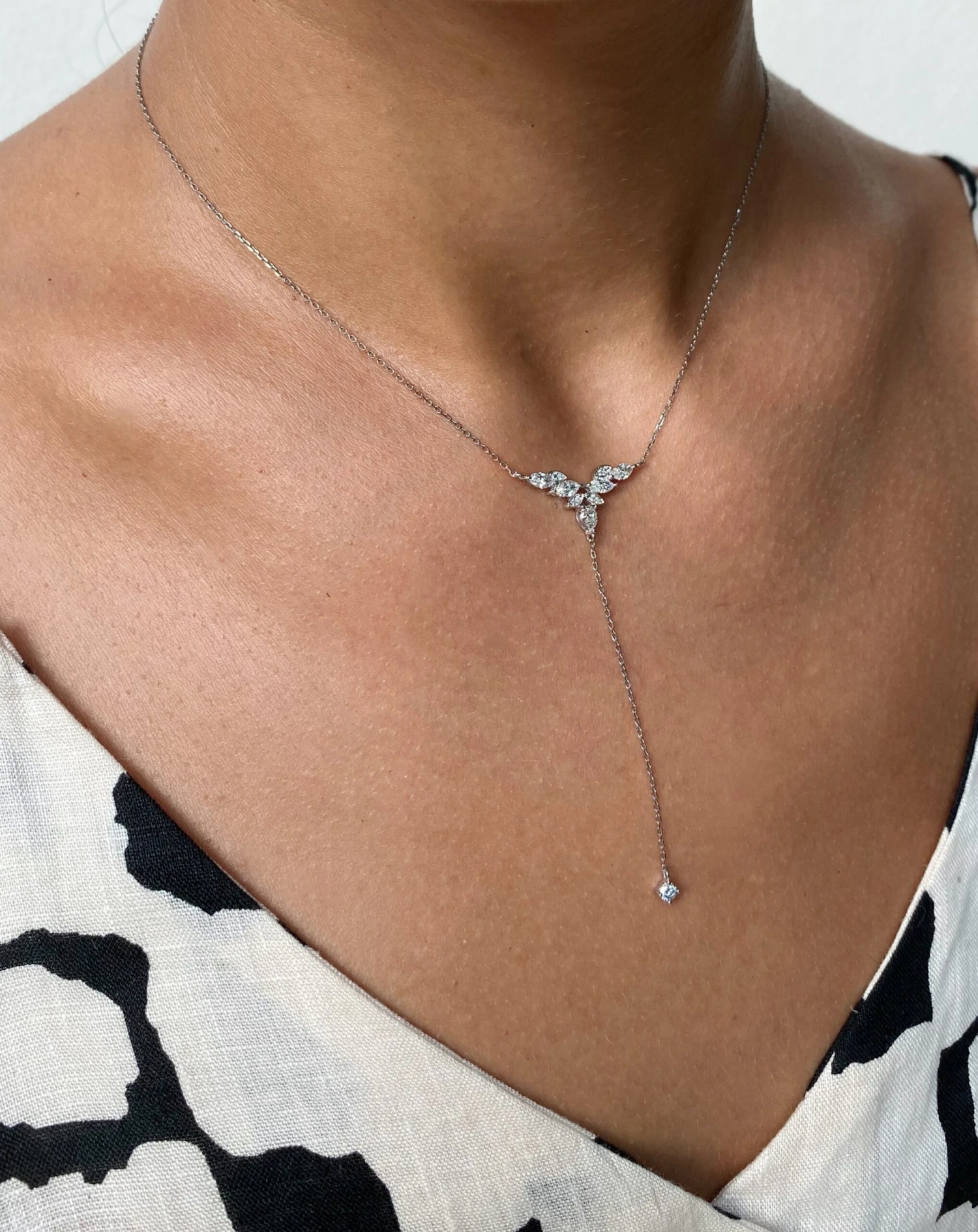 Fleur Necklace 9K White Gold 3 Fleur Necklace 9K White Gold