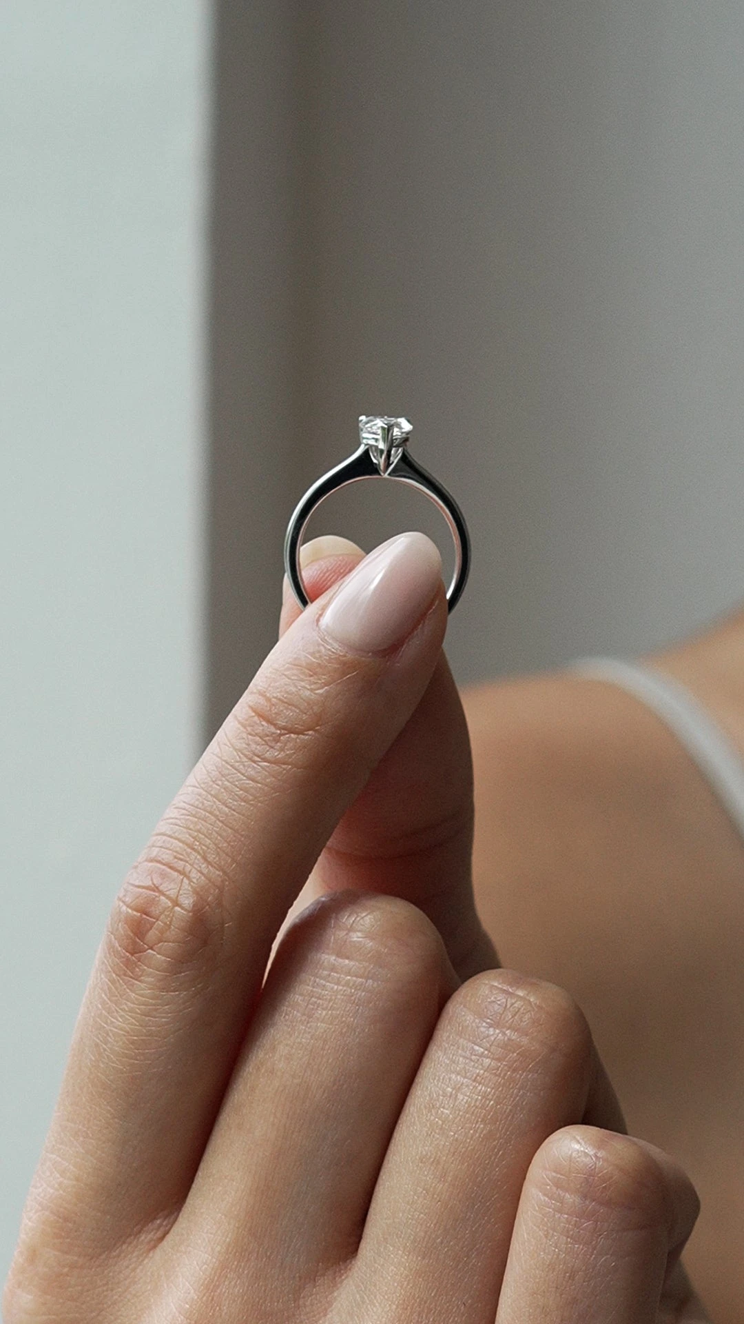 Florence Ring 18K White Gold 12 Florence Ring 18K White Gold - Image 10