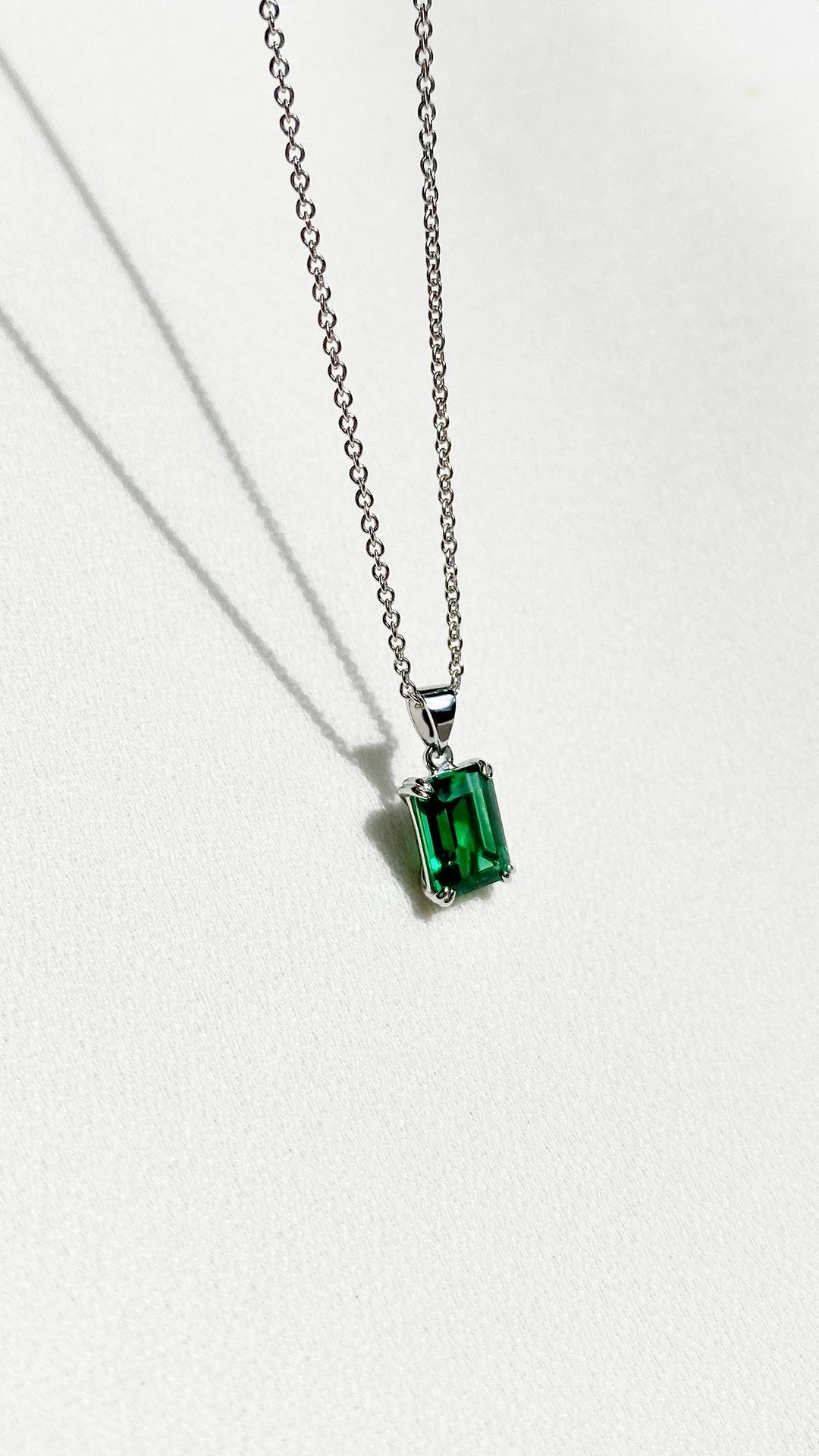 Fulton Emerald Green Necklace White Gold 9 Fulton Emerald Green Necklace White Gold - Image 8
