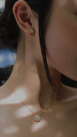 Gwen Studs Gold 18K Gold Vermeil -Lustre Jewelry Shop Gwen Studs Gold Vermeil 98D8S