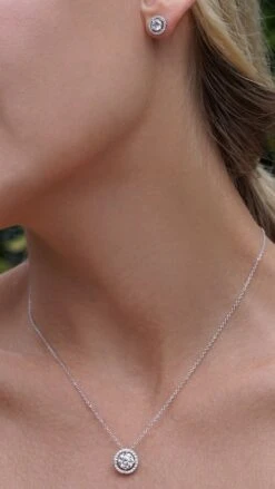 Gwen Studs White Gold Plated