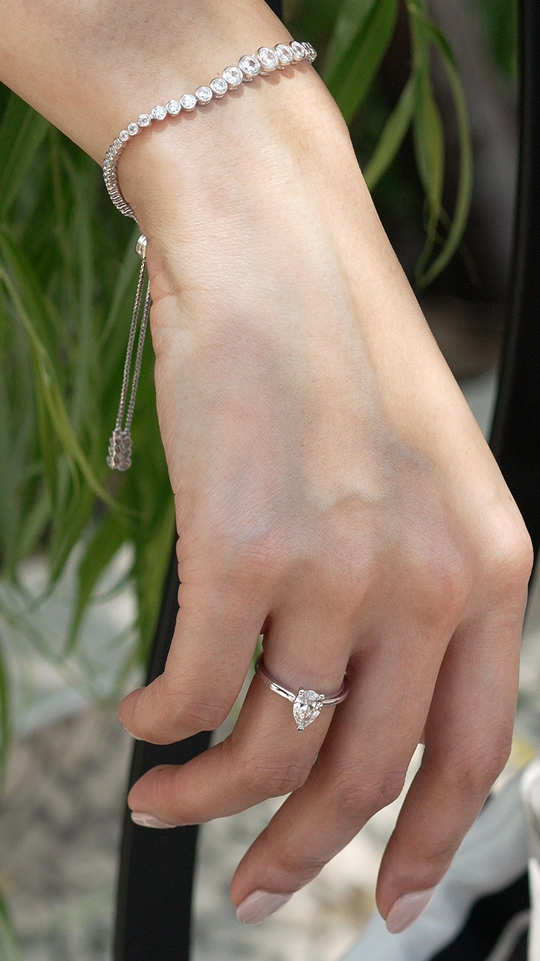 Florence Ring 18K White Gold 9 Florence Ring 18K White Gold - Image 7