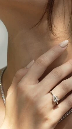 Juliet Ring 18K White Gold -Lustre Jewelry Shop JULIET RING 18K WHITE GOLD 39399SJSS fe04bf14 dd68 4ff2 96cd 5b5bd4c7049b