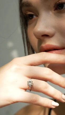 Juliet Ring 18K White Gold -Lustre Jewelry Shop JULIET RING 18K WHITE GOLD DDJ488E a97a59c2 4c77 4277 a31a 4ea0b7586787