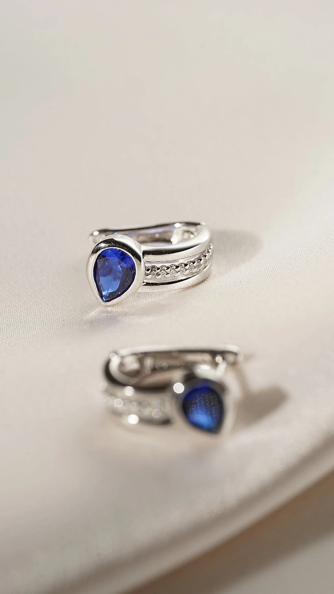 Jaia Earrings Sapphire White Gold Plated 8 Jaia Earrings Sapphire White Gold Plated - Image 6