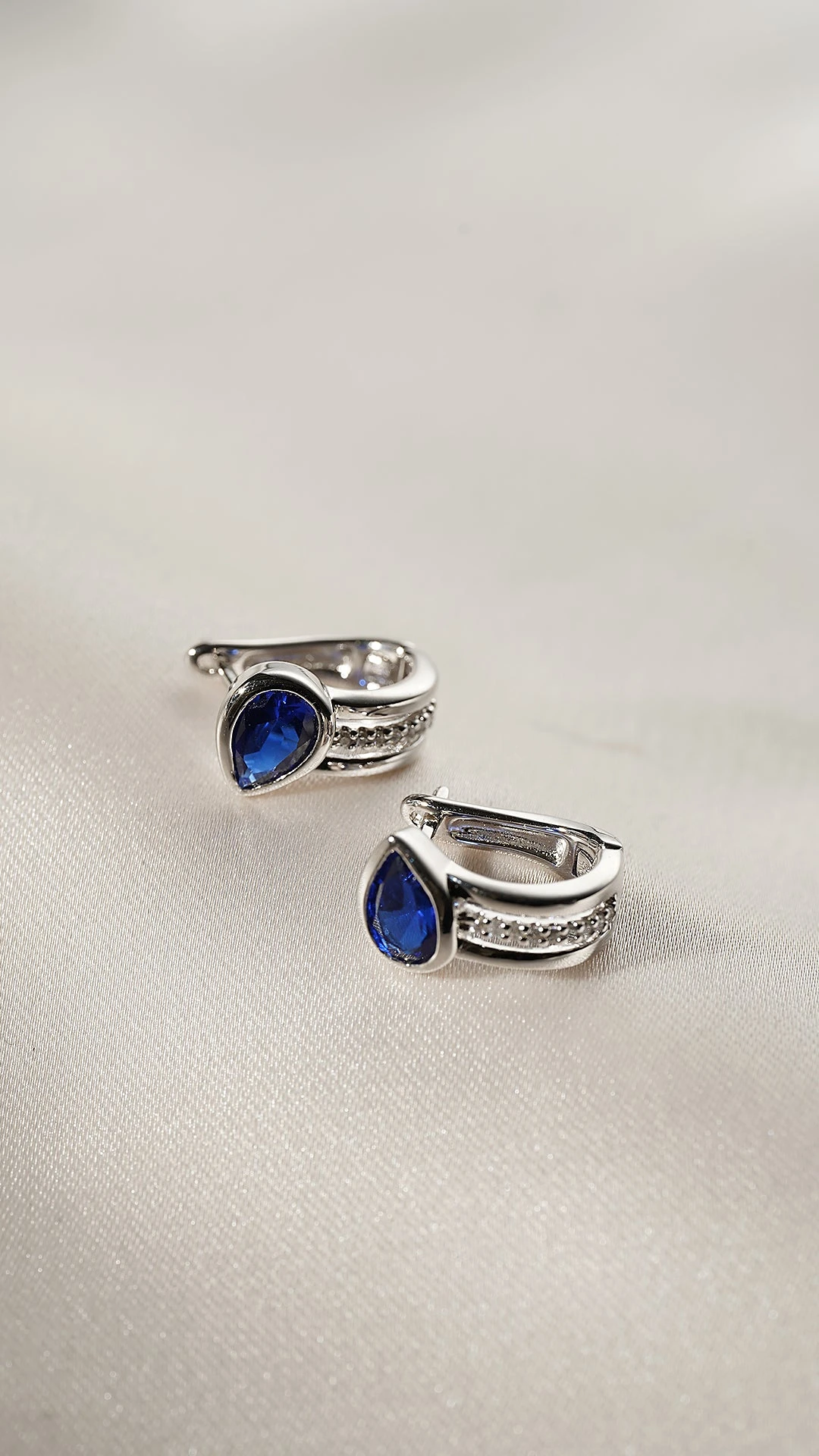 Jaia Earrings Sapphire White Gold Plated 4 Jaia Earrings Sapphire White Gold Plated - Image 2