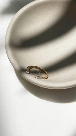 Lea Ring 9K Yellow Gold -Lustre Jewelry Shop LeaRing YG Still