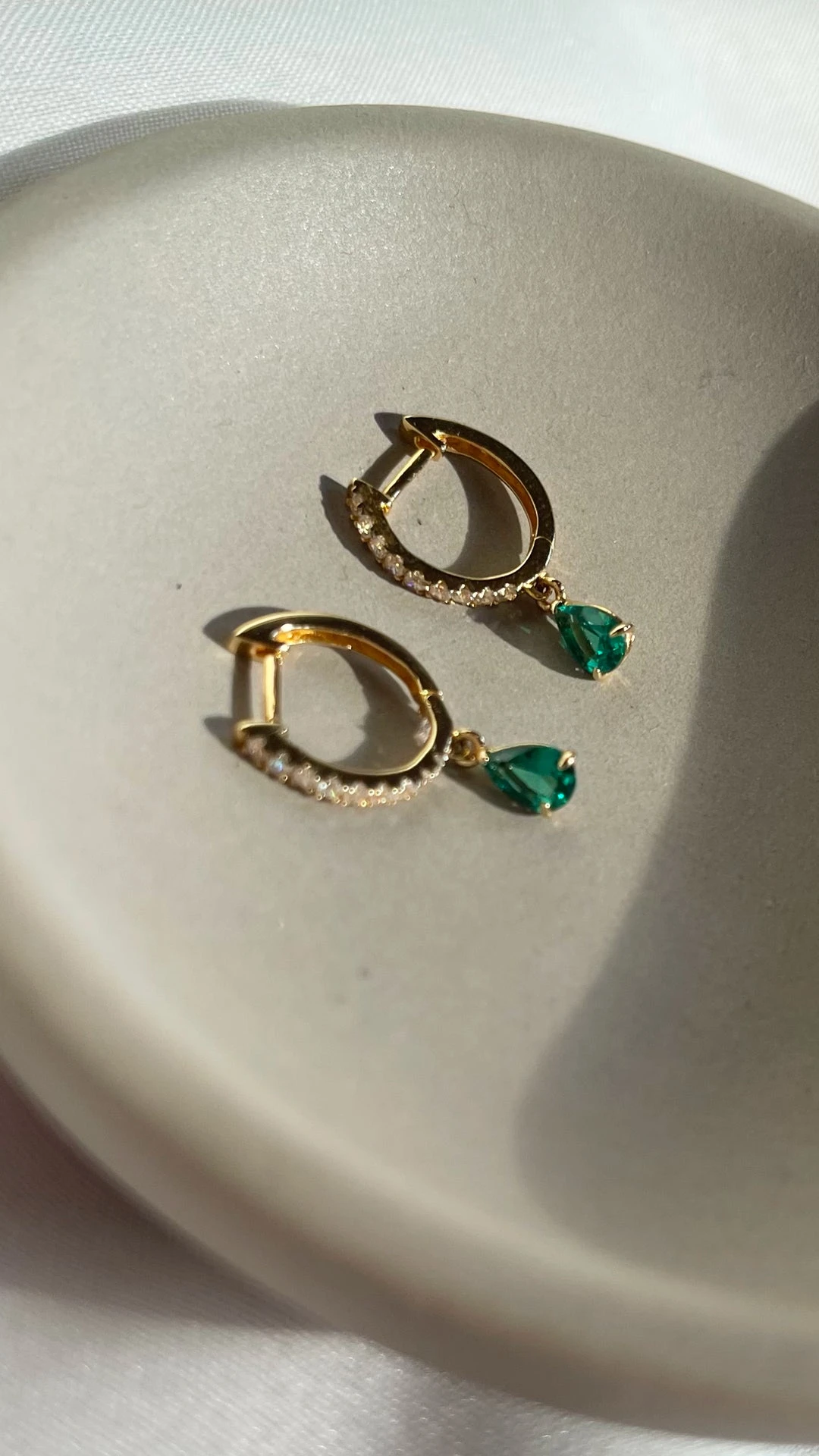 Leni Hoop Emerald Green 18K Gold Vermeil 7 Leni Hoop Emerald Green 18K Gold Vermeil - Image 5