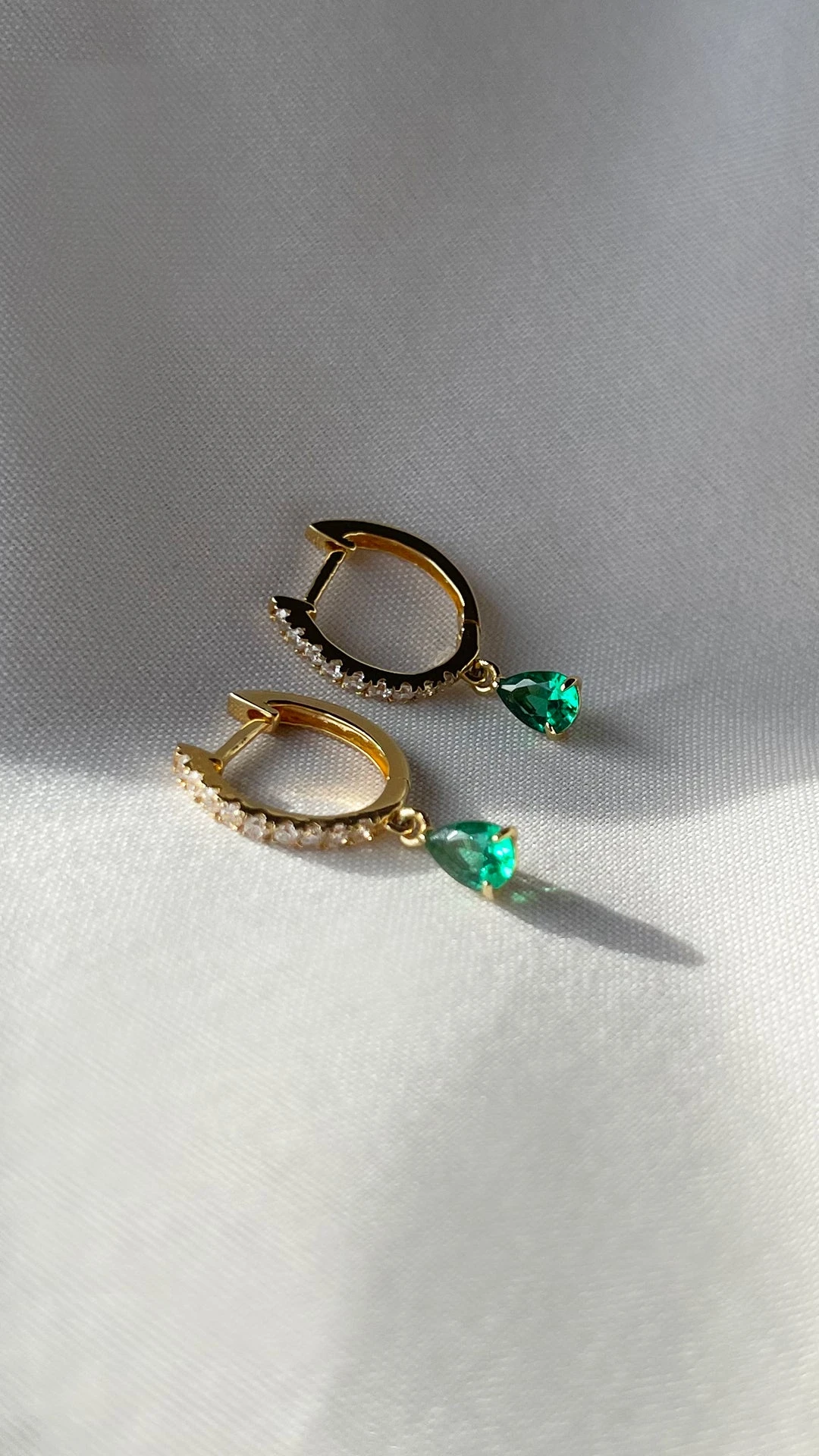 Leni Hoop Emerald Green 18K Gold Vermeil 3 Leni Hoop Emerald Green 18K Gold Vermeil