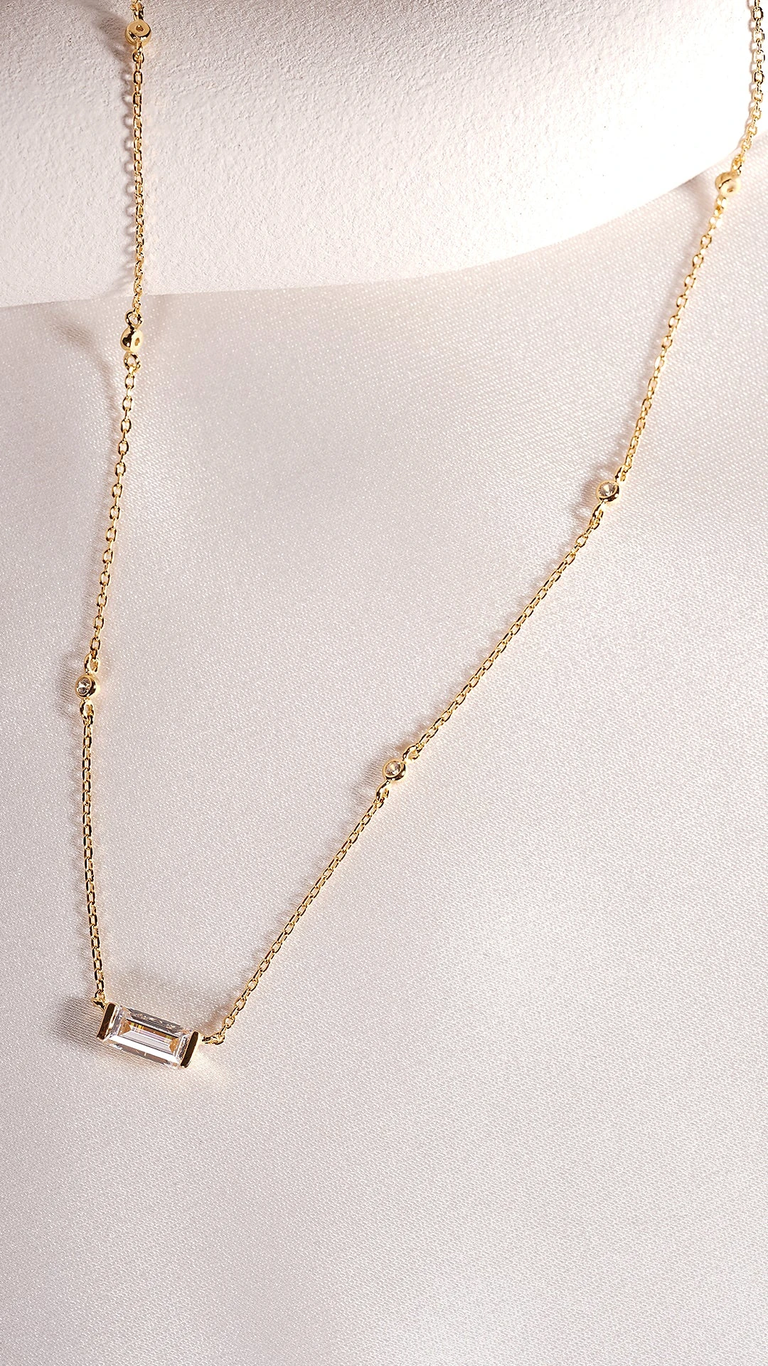 Linden Necklace 18K Gold Vermeil 15 Linden Necklace 18K Gold Vermeil - Image 13