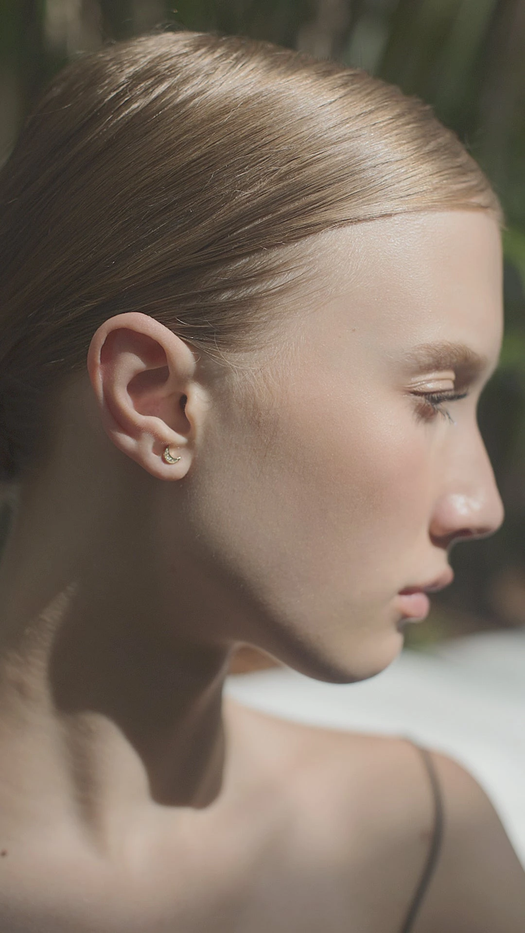 Moon Stud 18K Gold Vermeil 5 Moon Stud 18K Gold Vermeil - Image 3