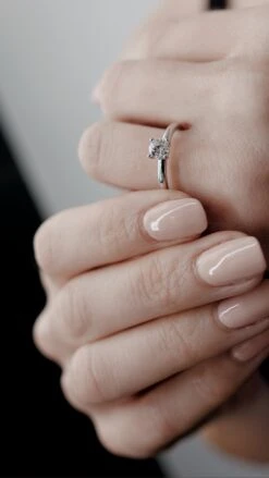 Saffia Ring 18K White Gold 33 Saffia Ring 18K White Gold -Lustre Jewelry Shop SAFFIA RING 18K WHITE GOLD 03033 a9d62380 2054 4a1e bf36 7eaf1374c775