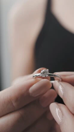 Saffia Ring 18K White Gold 26 Saffia Ring 18K White Gold -Lustre Jewelry Shop SAFFIA RING 18K WHITE GOLD 773 f87e9dc3 ce1b 4d25 874c 80354d614316