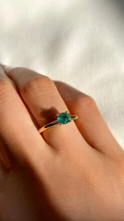 Saffia Ring 0.50ct 18K Yellow Gold Emerald 6 Saffia Ring 0.50ct 18K Yellow Gold Emerald -Lustre Jewelry Shop SaffiaRing18KYG EM LS1