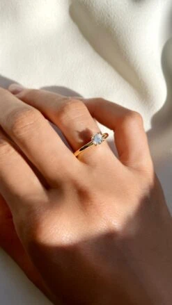 Saffia Ring 0.50ct 18K Yellow Gold 13 Saffia Ring 0.50ct 18K Yellow Gold -Lustre Jewelry Shop SaffiaRing18KYG LS1 2ad4cc4b abd5 4382 9ce4 74d4b08f6c11