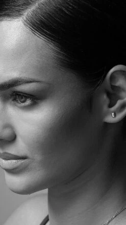 Seema Stud 9K White Gold -Lustre Jewelry Shop Seema Stud 9K White Gold KLAS