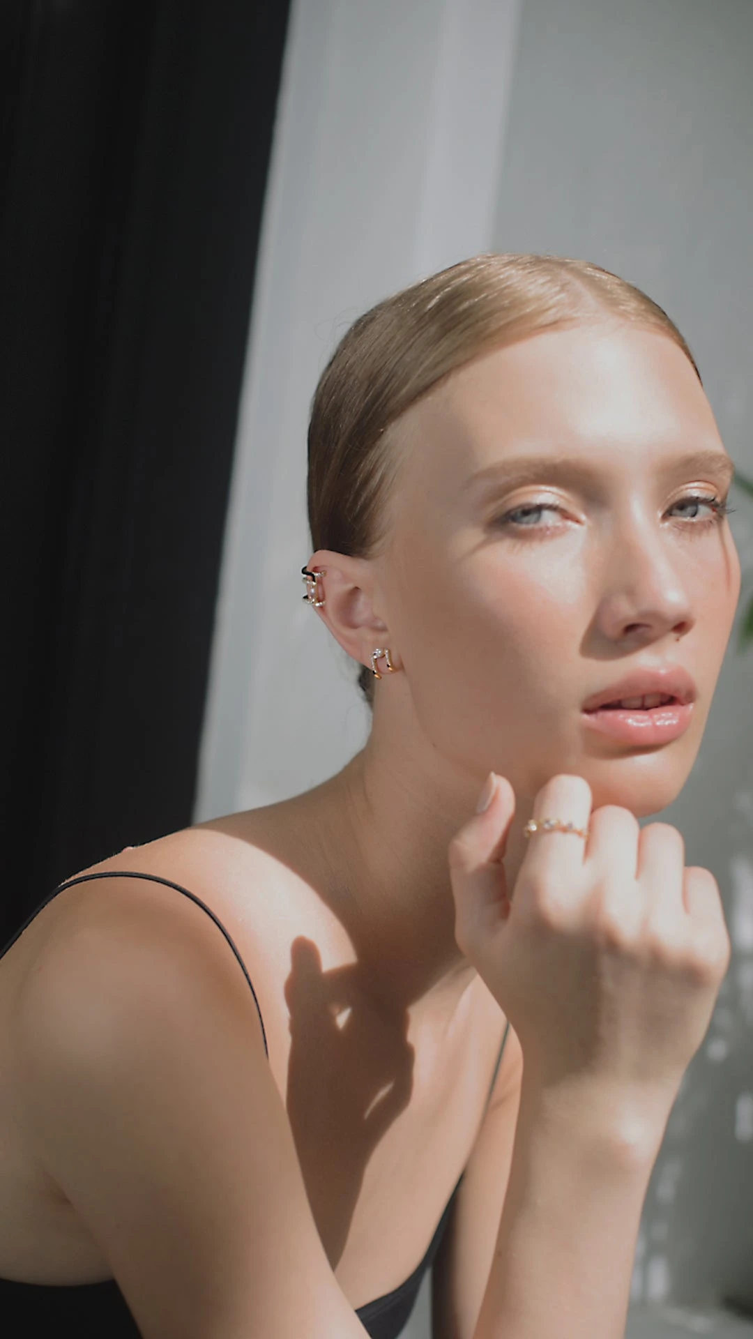 Telma Ear Cuff 18K Gold Vermeil 8 Telma Ear Cuff 18K Gold Vermeil - Image 6