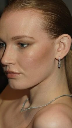 Thea Drop Oval White Gold Plated -Lustre Jewelry Shop Thea Drop Oval Silver 98D98D VEE