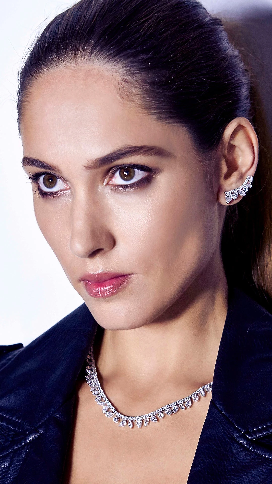 Taini Necklace White Gold Plated 3 Taini Necklace White Gold Plated