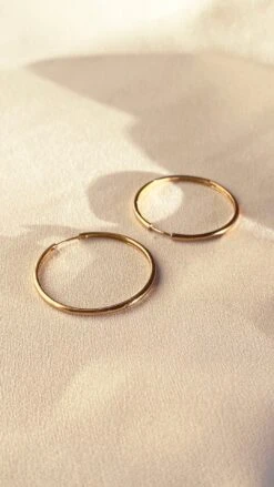 Front Page -Lustre Jewelry Shop ViolaHoops YG Still2