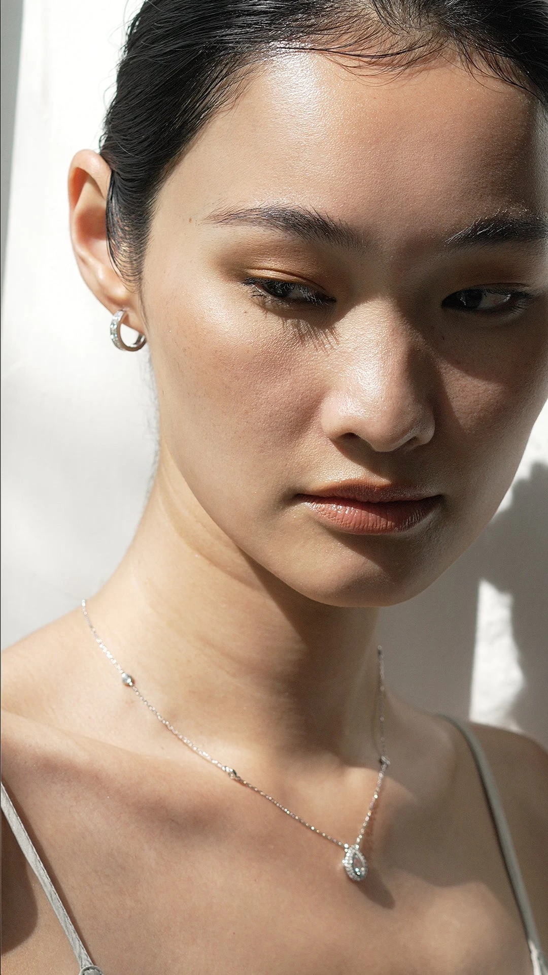 Emile Necklace White Gold Plated 9 Emile Necklace White Gold Plated - Image 7