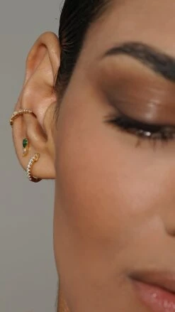 Zeta Studs Emerald 18K Gold Vermeil -Lustre Jewelry Shop ZETA BABY HOOP DENIZ LLAQQA 9601f065 8640 4294 8b9f 4032f3f79a1e