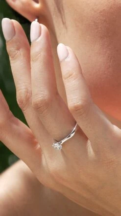 Zoey Ring 18K White Gold -Lustre Jewelry Shop ZOEY RING 18K WHITE GOLD KDKD99S 3226166d eb5b 4d26 8882 21421d6229f1